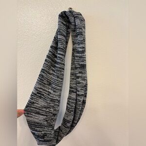 PINK Victoria's Secret Black and White Knit Scarf